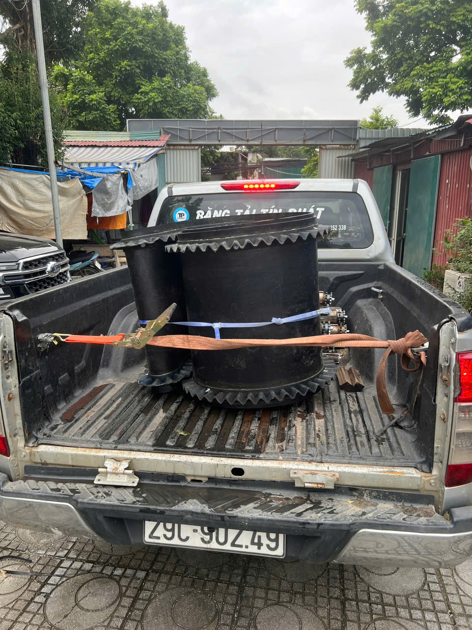 Hình ảnh thi công băng tải thực tế - Băng Tải Tín Phát - Công Ty Cổ Phần Thiết Bị Vật Tư Tín Phát